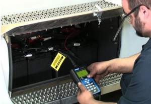 COMPROBADOR DE SISTEMAS ELECTRICOS Y BATERIAS AUTOMOTRICES MARCA MIDTRONICS MODELO EXP-1000HD