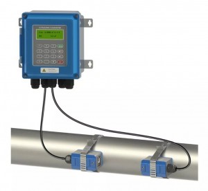 MEDIDOR DIGITAL DE FLUJO ULTRASÓNICO EN TUBERÍAS 50-700MM TM1